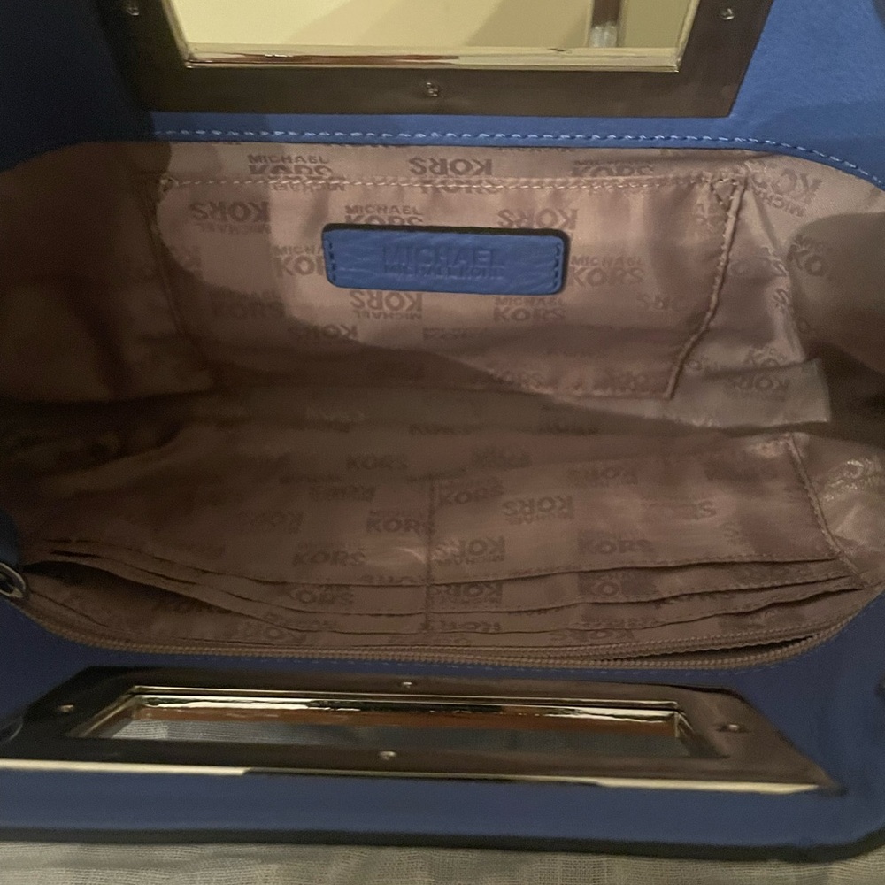 Micheal Kors Clutch - EUC - Picture 6 of 6